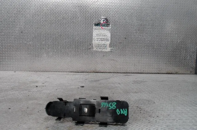 Commande lève-glace porte avant droite Citroen C4 I (LC_) 1.6 hdi (2004-2011) occasion
