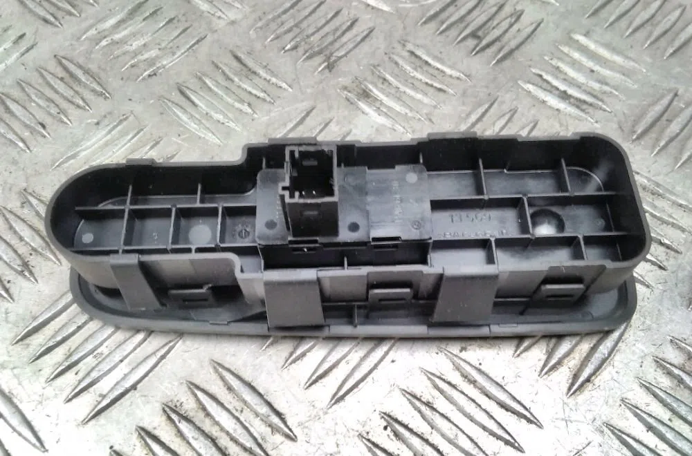 Commande lève-glace porte avant droite Citroen C4 PICASSO I Monospace (UD_) 1.6 hdi 110 (2010-2013) 5 portes occasion
