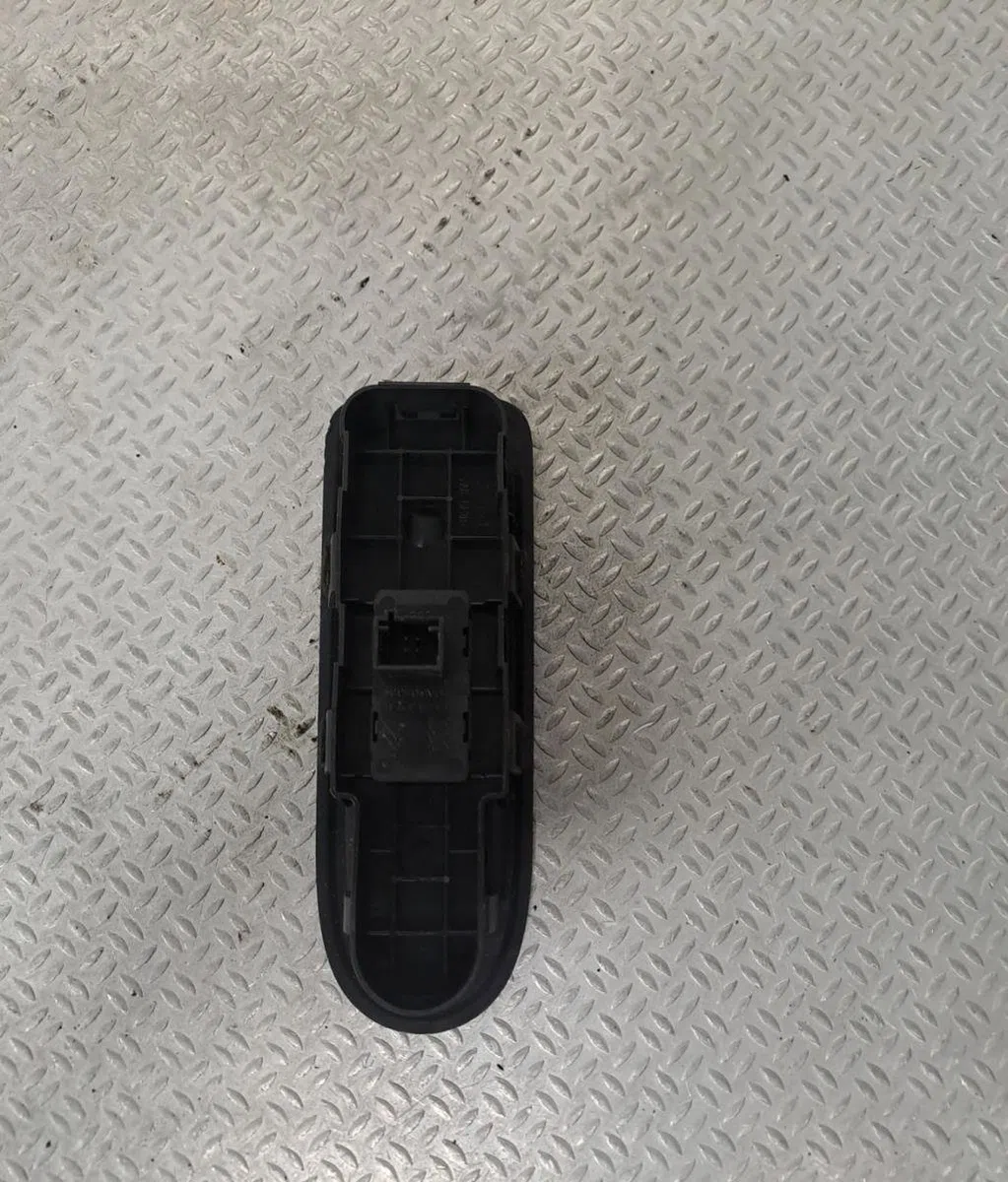 Commande lève-glace porte avant droite Citroen C5 III (RD_) 2.0 hdi 140 (2008) 4 portes occasion — photo 2