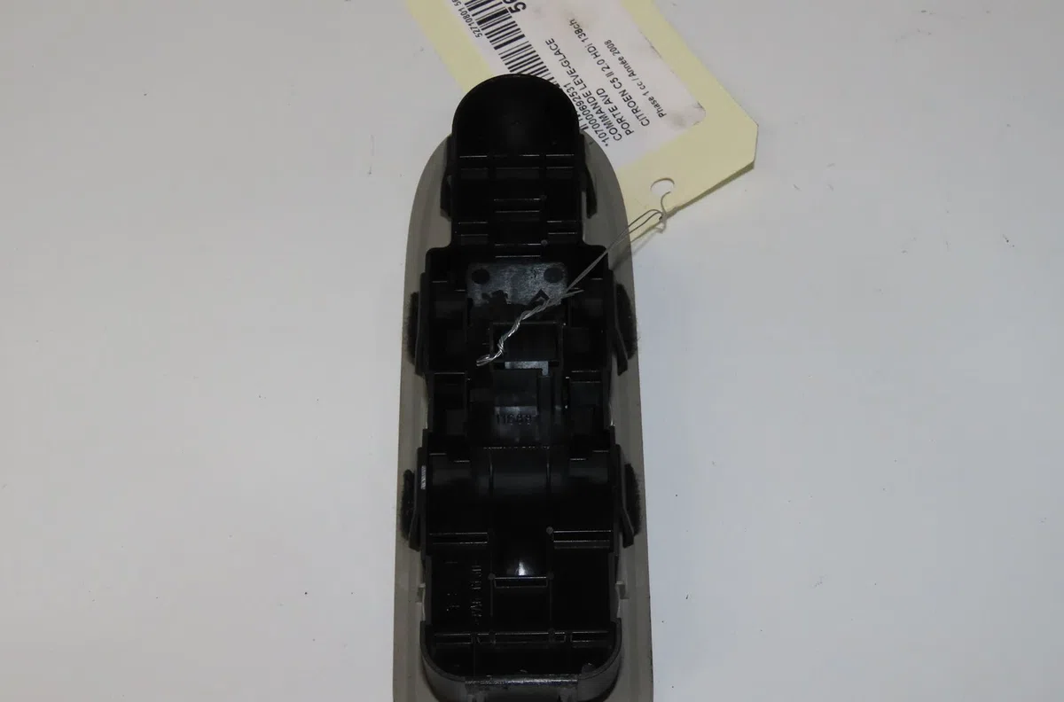 Commande lève-glace porte avant droite Citroen C5 III (RD_) 2.0 hdi (rdrhda) (2008) occasion