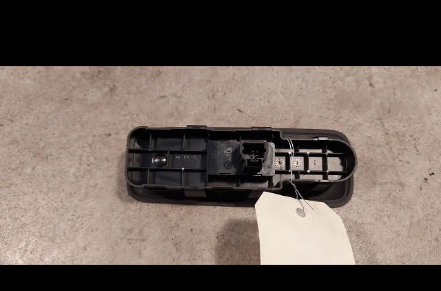 Commande lève-glace porte avant droite Citroen C8 (EA_, EB_) 2.2 hdi (2002) occasion — photo 2
