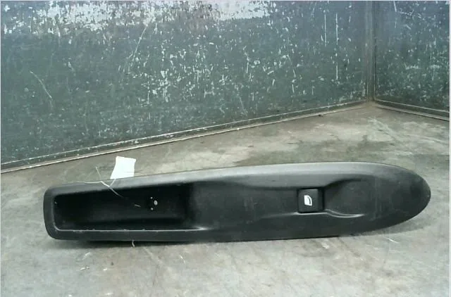 Commande lève-glace porte avant droite Citroën DS3 (SA_) 1.6 hdi 90 (2009-2015) 3 portes occasion — photo 3