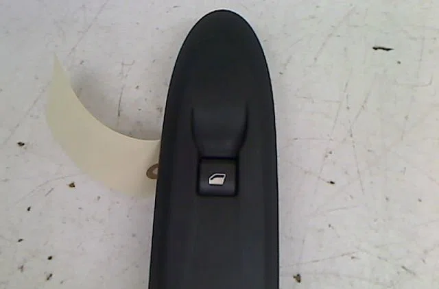 Commande lève-glace porte avant droite Citroen DS3 (SA_) 1.6 vti 120 (2010-2015) occasion