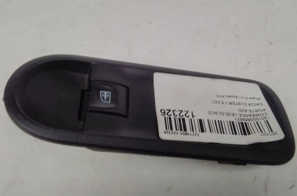 Commande lève-glace porte avant droite DACIA DUSTER 2013 occasion — photo 2