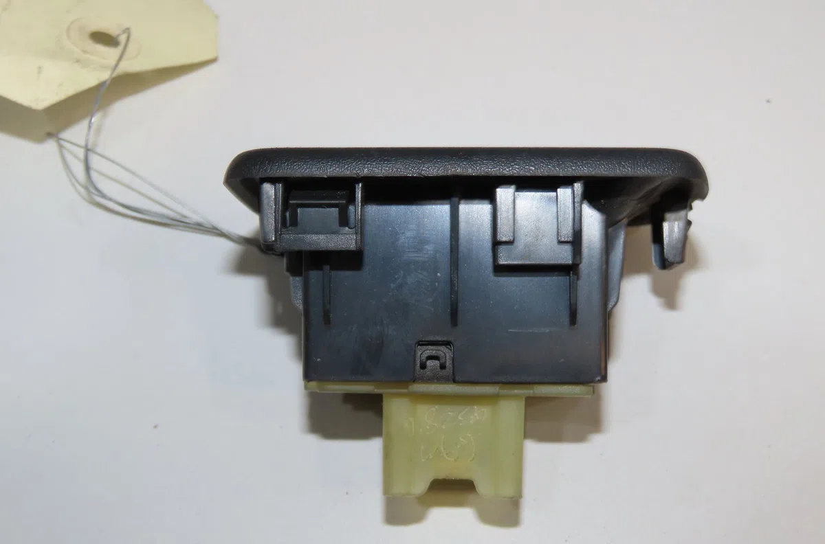 Commande lève-glace porte avant droite Dacia LODGY (JS_) 1.2 tce (jsay, jsm0) (2012) occasion