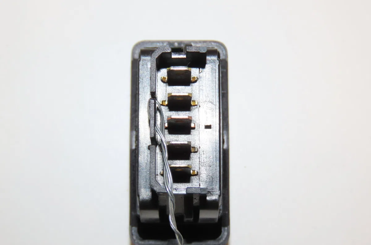 Commande lève-glace porte avant droite Dacia LOGAN MCV (KS_) 1.5 dci (ks0w) (2007-2012) 5 portes occasion