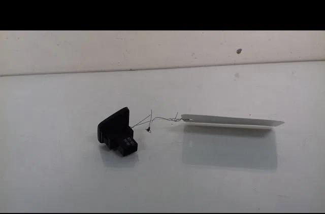 Commande lève-glace porte avant droite Fiat 500 (312_) 0.9 (312axg1a, 312.axg11) (2010) occasion — photo 2