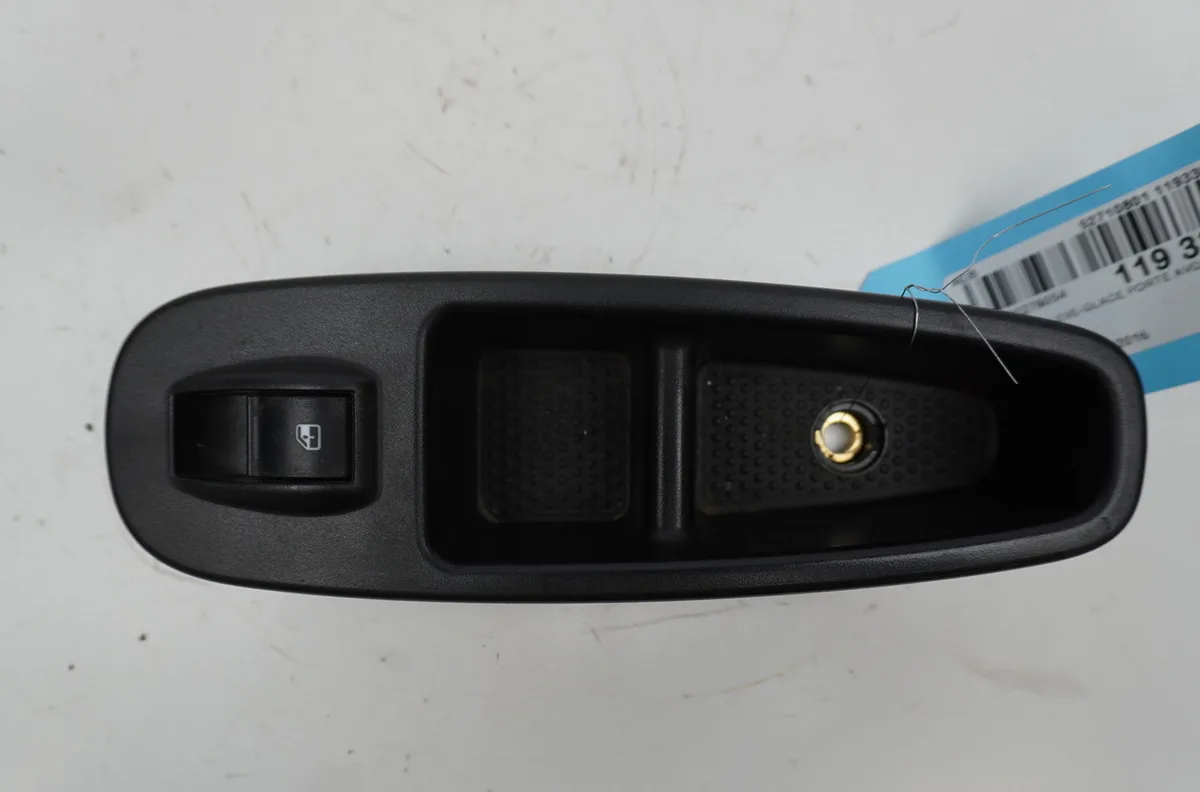 Commande lève-glace porte avant droite Fiat 500L (351_, 352_) 1.6 d multijet (199lye1b) (2013) occasion