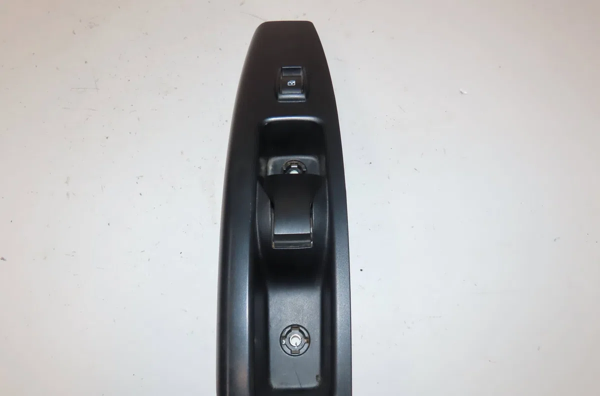 Commande lève-glace porte avant droite Fiat DOBLO Cargo (263_) 1.6 d multijet (2010) occasion