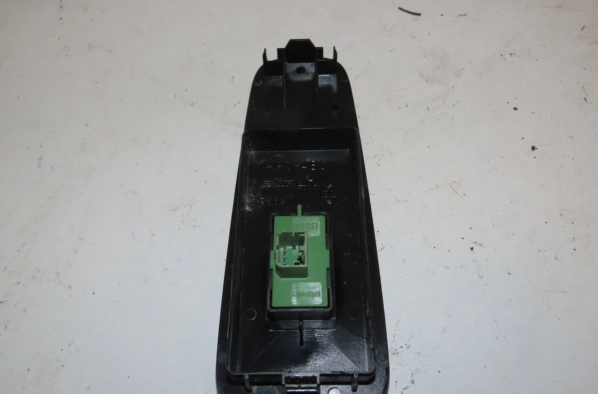 Commande lève-glace porte avant droite Fiat DUCATO Camion plate-forme-Châssis (250_) 140 multijet 2,3 d (2019) occasion — photo 2