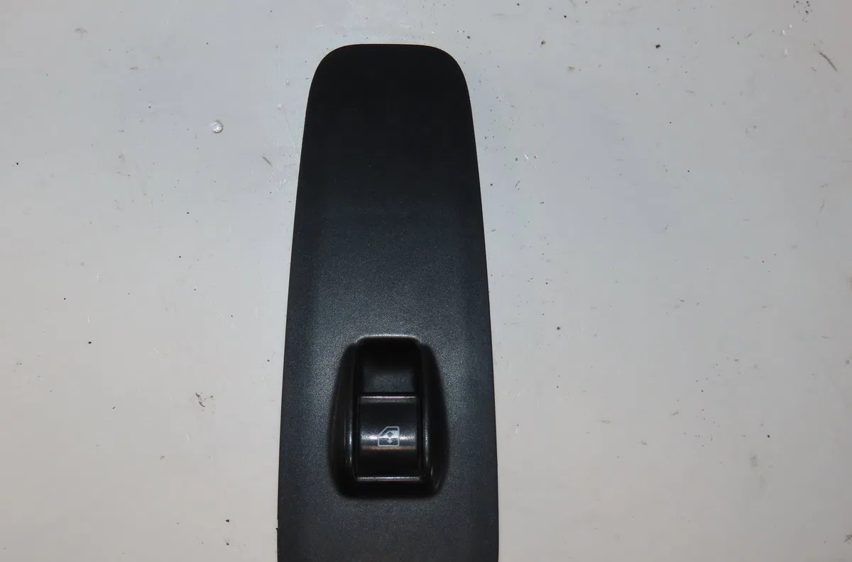 Commande lève-glace porte avant droite Fiat DUCATO Camionnette (250_) 115 multijet 2,0 d (2011) occasion