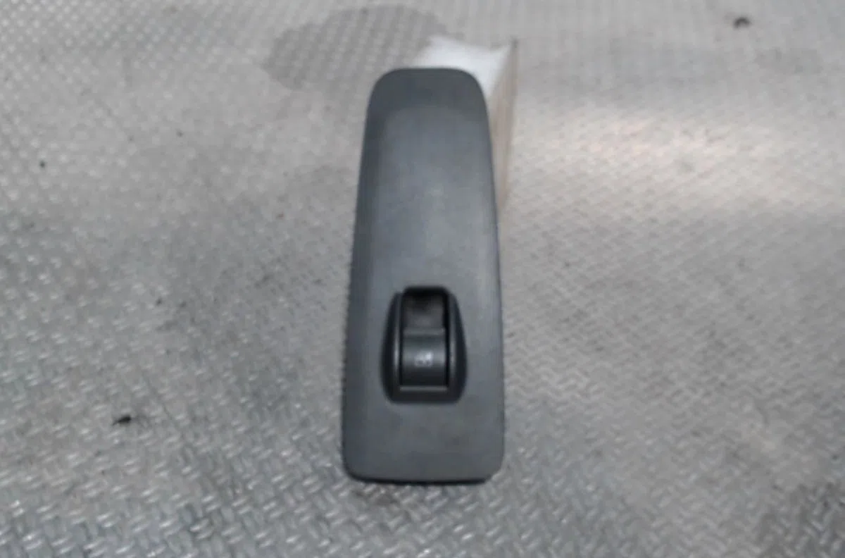 Commande lève-glace porte avant droite Fiat DUCATO Camionnette (250_) 120 multijet 2,3 d (2006) occasion