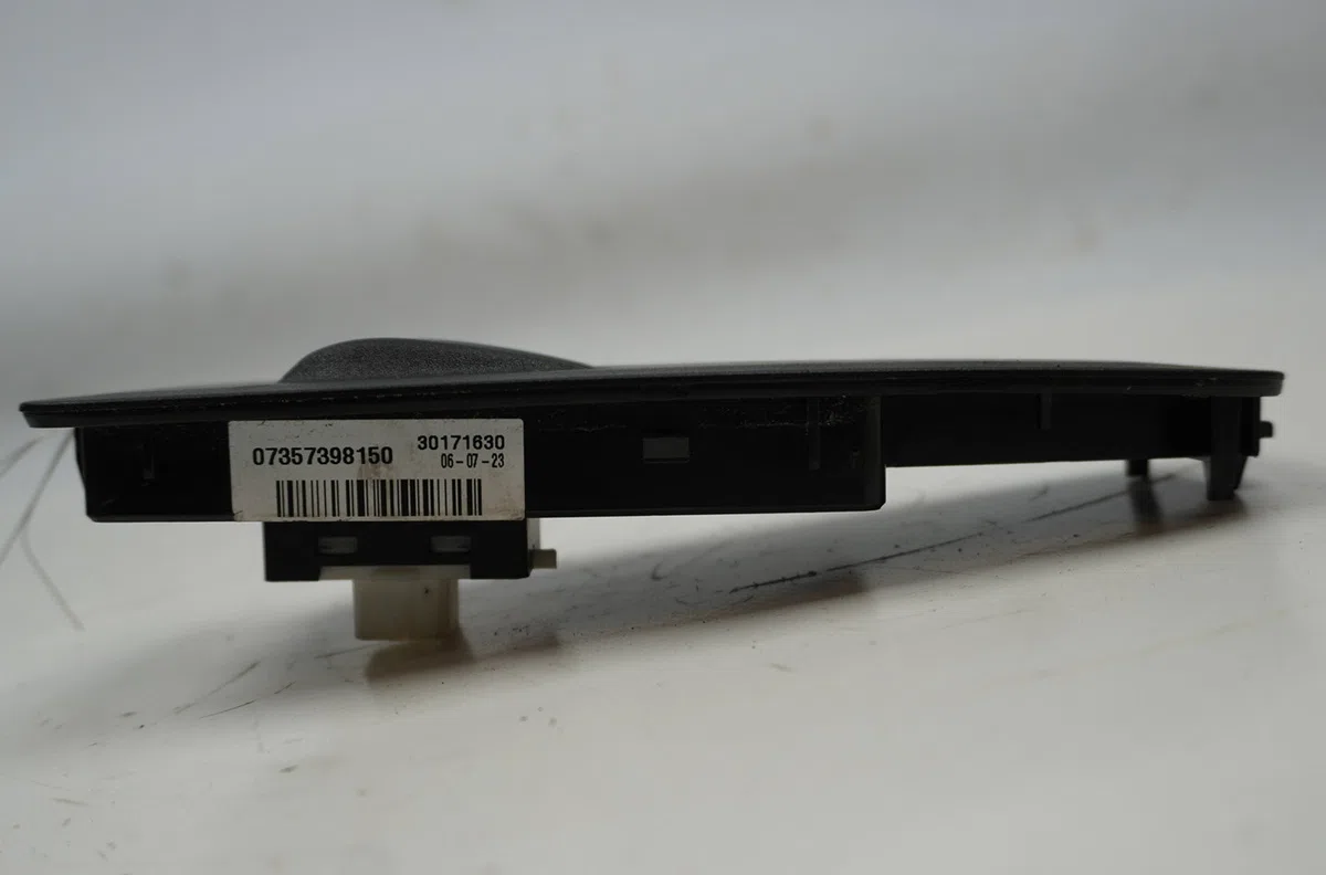 Commande lève-glace porte avant droite Fiat DUCATO Camionnette (250_) 140 multijet 2,2 d (2021) occasion — photo 2