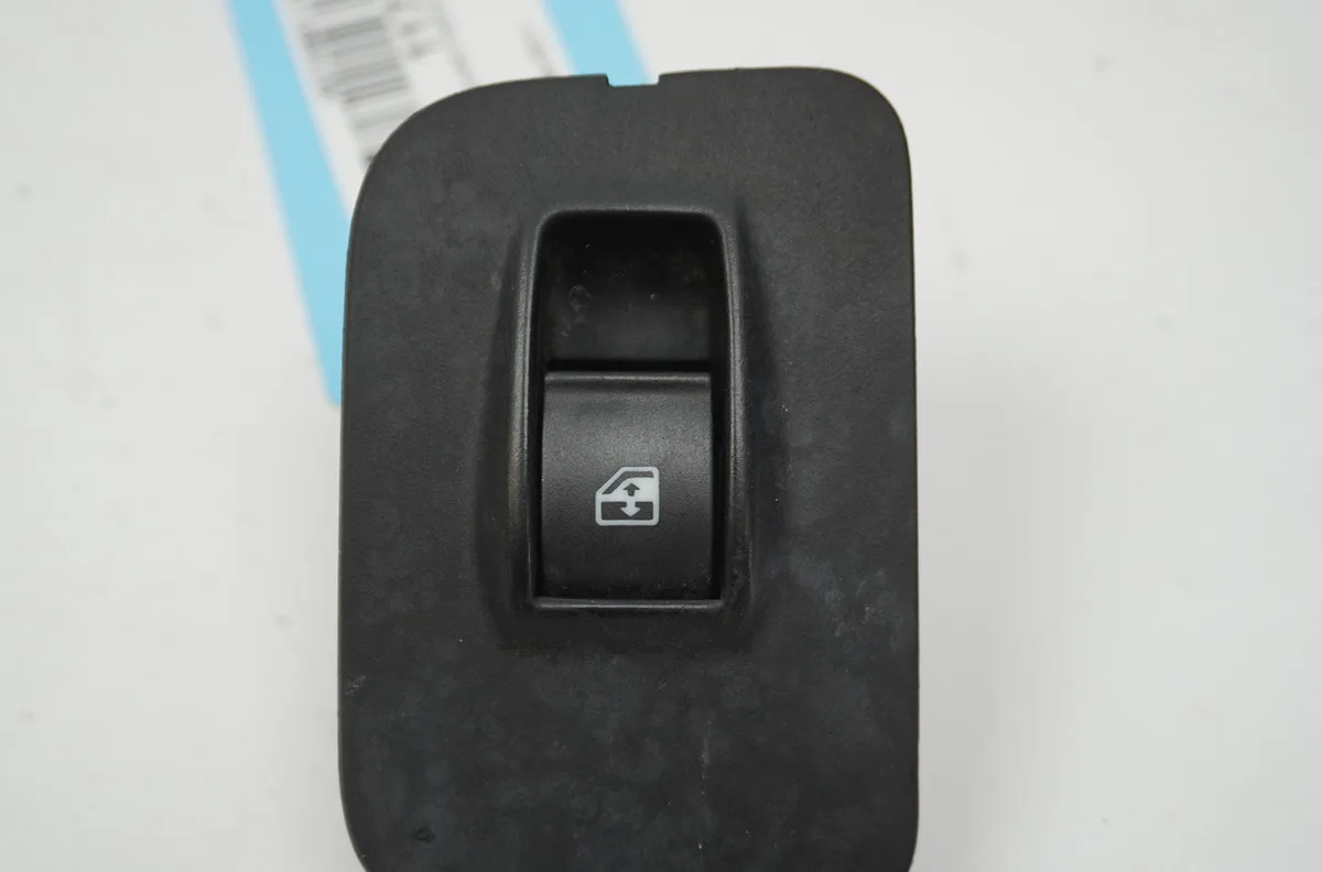 Commande lève-glace porte avant droite Fiat FIORINO Camionnette-Monospace (225_) 1.4 natural power (225bxc1a, 225axc1a) (2008) occasion