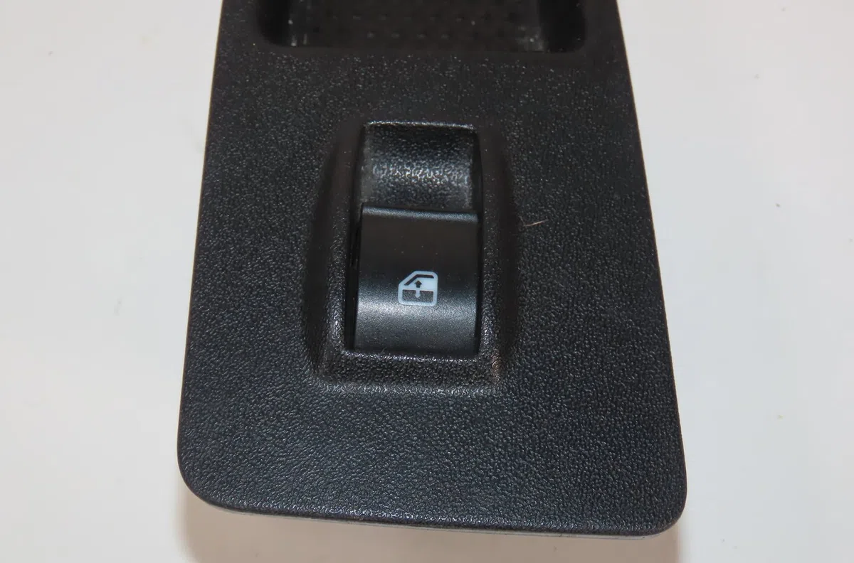 Commande lève-glace porte avant droite Fiat GRANDE PUNTO (199_) 1.9 d multijet (2006-2009) occasion — photo 2