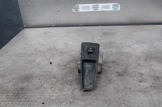 Commande lève-glace porte avant droite FIAT GRANDE PUNTO GRANDE PUNTO occasion