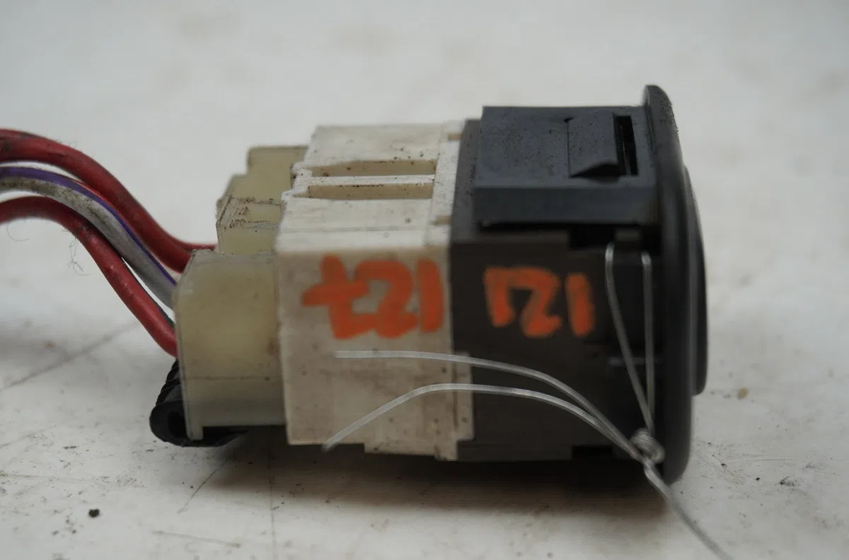 Commande lève-glace porte avant droite Fiat PUNTO (176_) 1.2 16v (1997-1999) occasion — photo 2