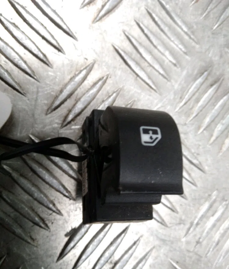 Commande lève-glace porte avant droite Fiat PUNTO EVO (199_) 1.4 16v (199axw1a) (2009-2012) occasion — photo 3
