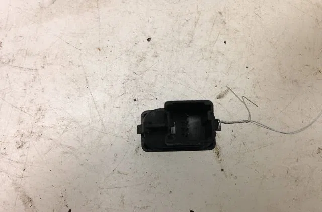 Commande lève-glace porte avant droite FORD CMAX I 2007 occasion — photo 2
