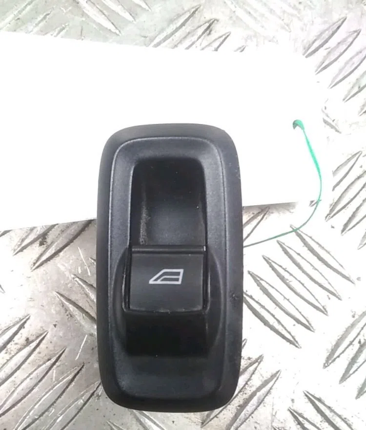 Commande lève-glace porte avant droite FORD FIESTA 1.4 TDCI FAP - 70 2012 occasion — photo 3