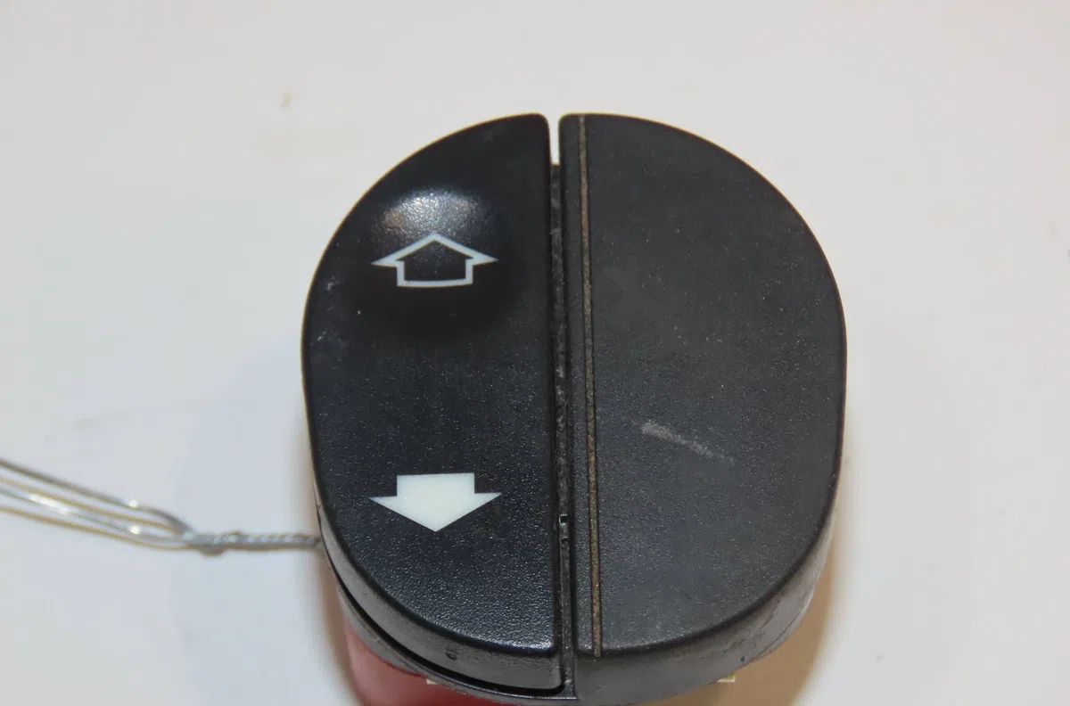 Commande lève-glace porte avant droite Ford FIESTA V (JH_, JD_) 1.4 tdci (2001-2008) 5 portes occasion