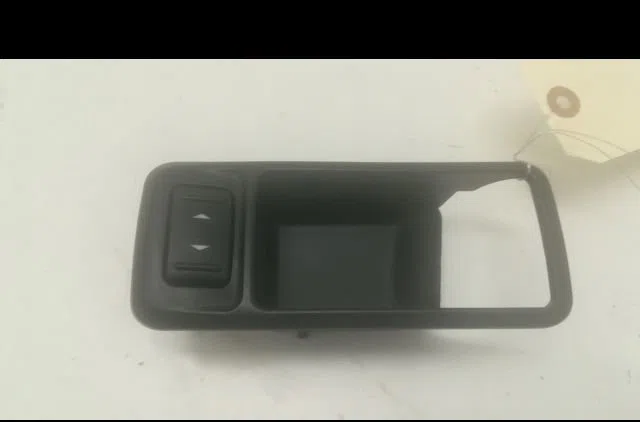 Commande lève-glace porte avant droite Ford FOCUS C-MAX (DM2) 1.6 tdci (2003-2007) occasion — photo 4