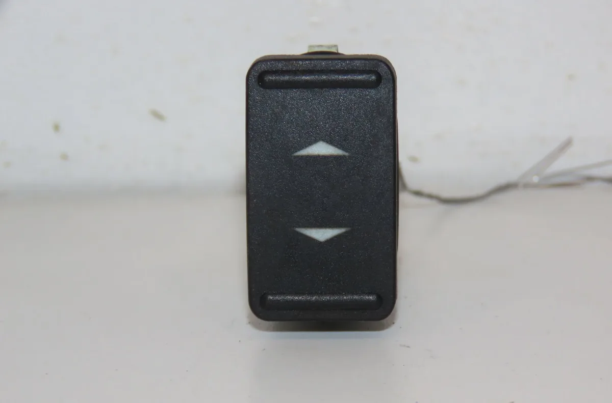 Commande lève-glace porte avant droite Ford FOCUS II (DA_, HCP, DP) 1.8 tdci (2005-2012) occasion