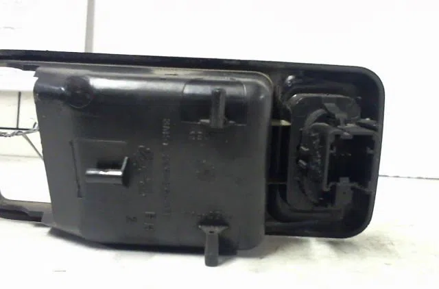 Commande lève-glace porte avant droite FORD FOCUS occasion