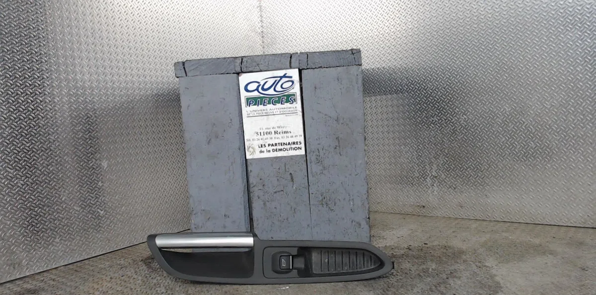 Commande lève-glace porte avant droite FORD KUGA 2  KUGA 2 PHASE 2 occasion — photo 2