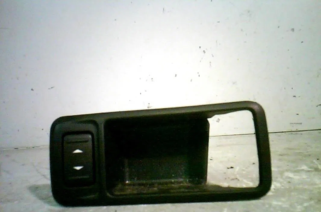 Commande lève-glace porte avant droite Ford KUGA I 2.0 tdci (2008-2012) 5 portes occasion