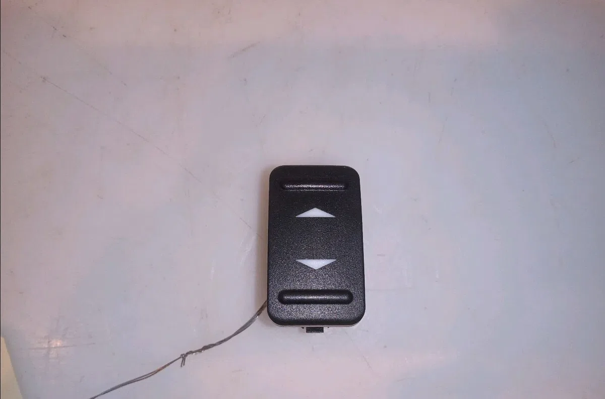 Commande lève-glace porte avant droite Ford MONDEO IV (BA7) 1.8 tdci (2007-2015) occasion