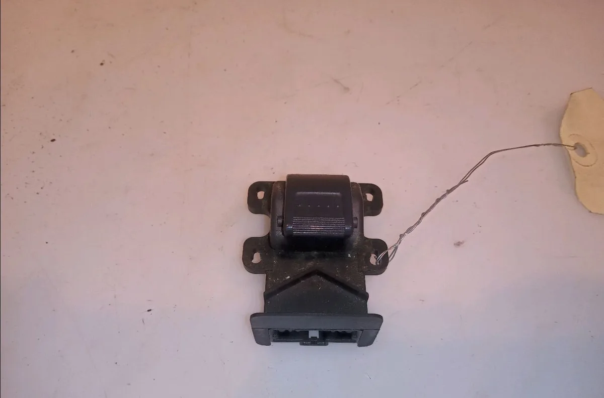 Commande lève-glace porte avant droite Honda CIVIC VII Hatchback (EU, EP, EV) 1.6 i (ep2, eu8, eu6) (2001-2005) occasion