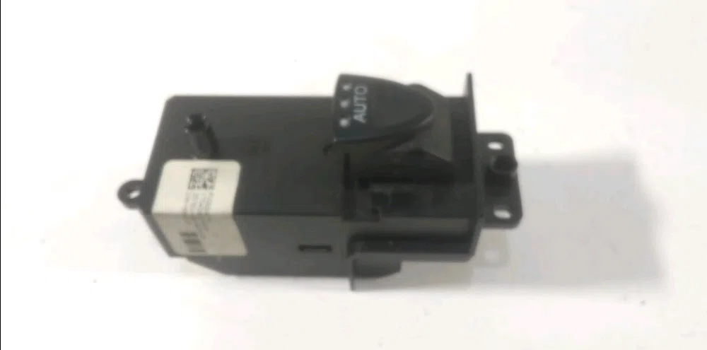 Commande lève-glace porte avant droite Honda CIVIC VIII Hatchback (FN, FK) 2.2 ctdi (fk3) (2005) 5 portes occasion