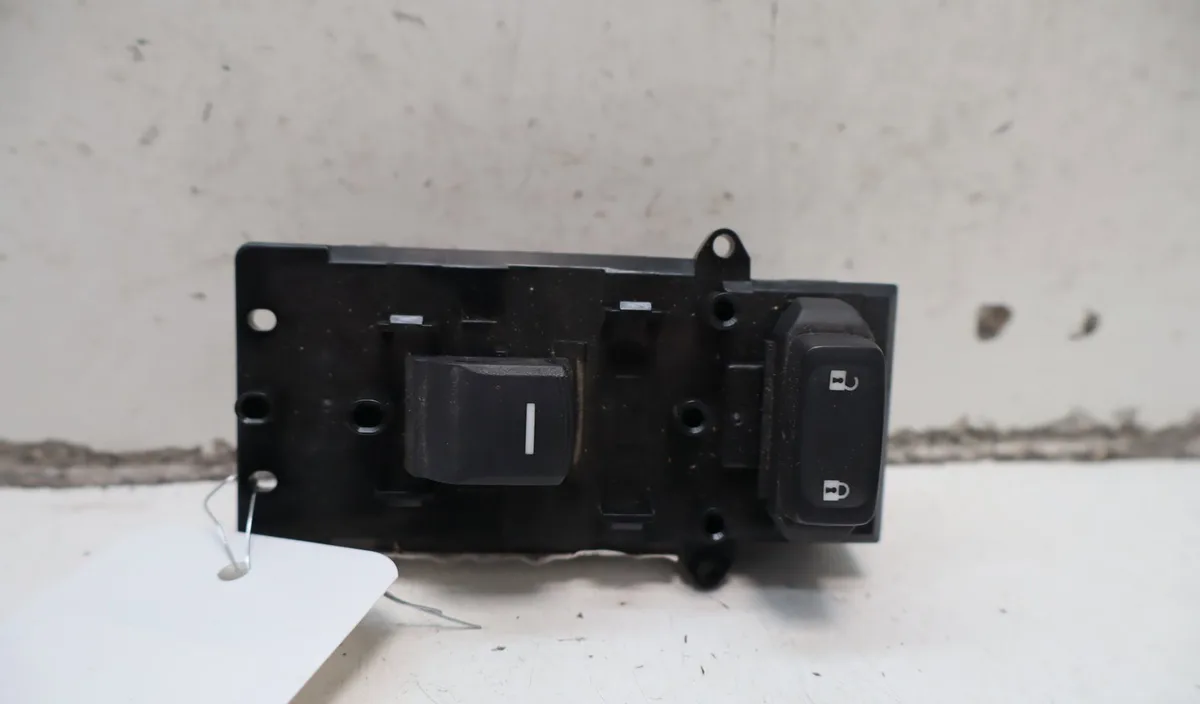 Commande lève-glace porte avant droite Honda CIVIC X 3-5 portes (FC_, FK_) 1.5 vtec (fk7) (2017) occasion