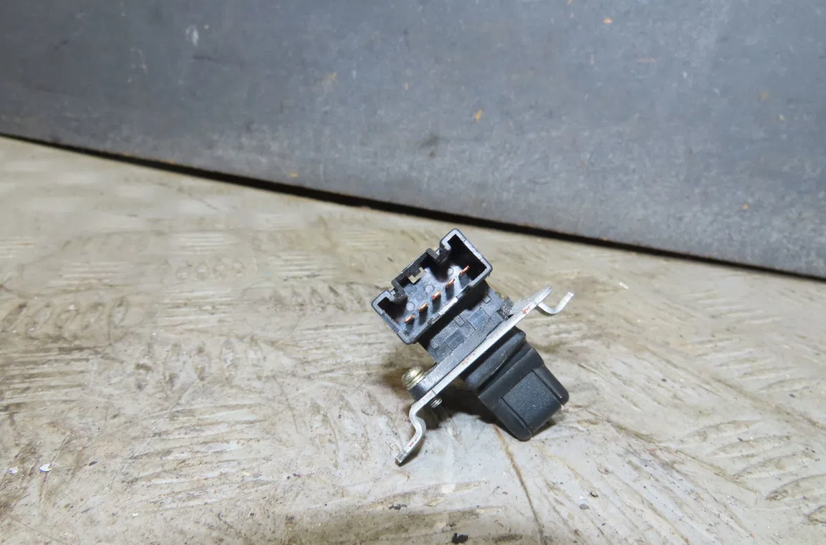Commande lève-glace porte avant droite Honda PRELUDE IV (BB_) 2.0 i 16v (bb3) (1992-1996) occasion — photo 2