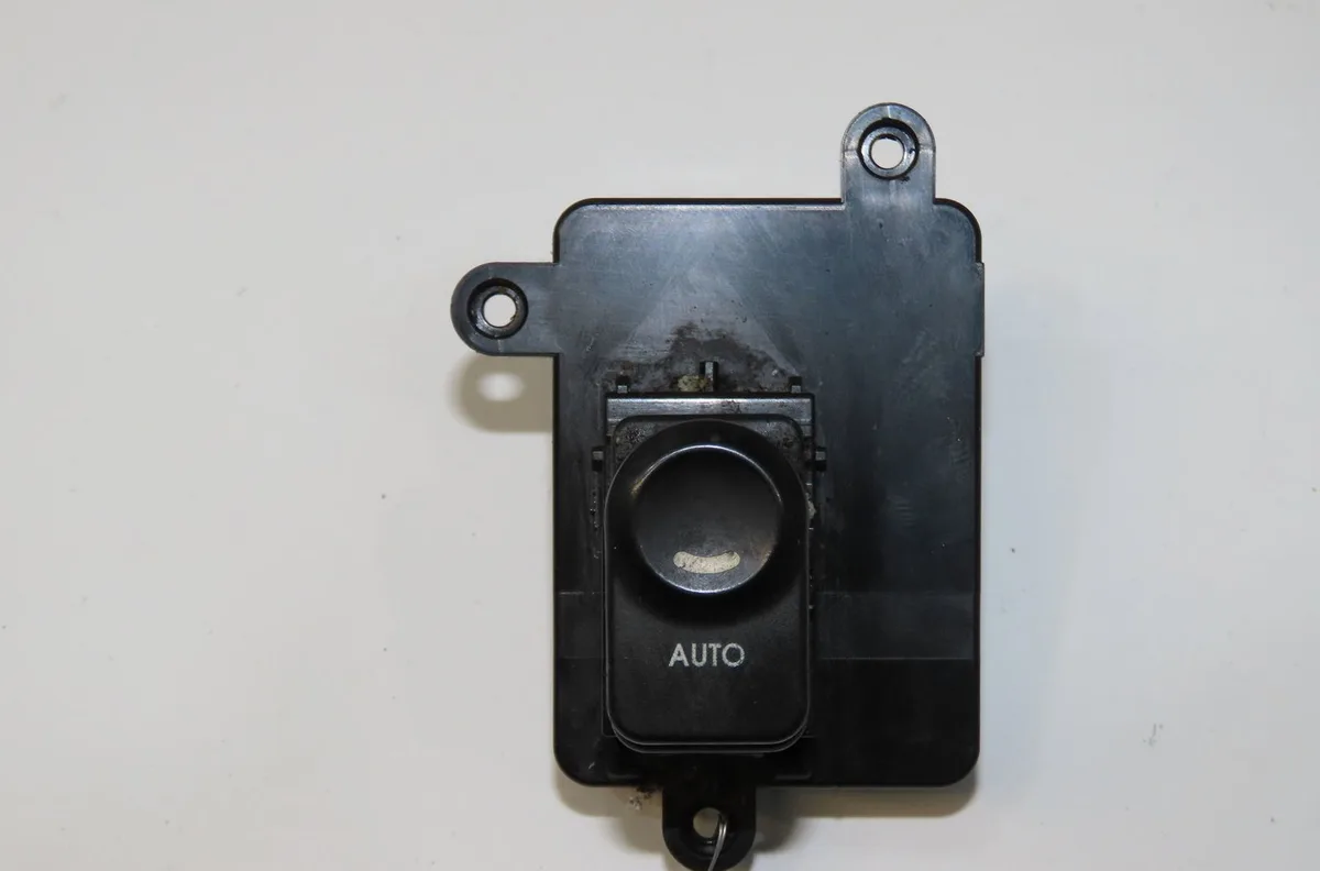 Commande lève-glace porte avant droite Hyundai I30 (FD) 1.6 crdi (2007-2011) occasion