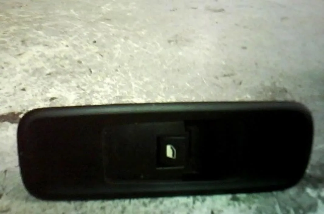 Commande lève-glace porte avant droite Lancia PHEDRA (179_) 2.0 (179axa11, 179axa1a) (2002-2010) occasion