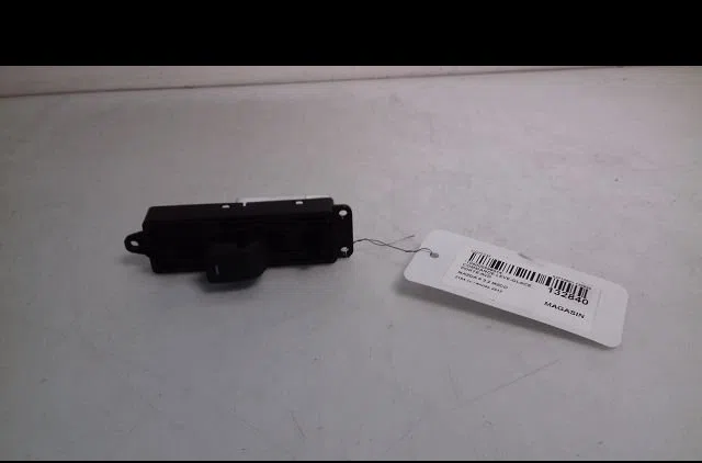 Commande lève-glace porte avant droite Mazda 6 Break (GH) 2.2 d (gh10) (2010-2013) occasion — photo 3