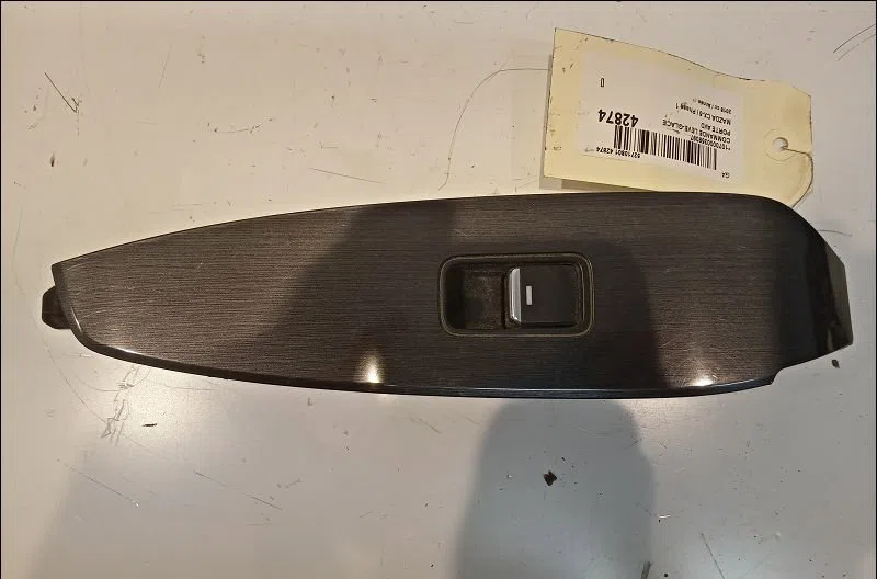 Commande lève-glace porte avant droite Mazda CX-5 (KE, GH) 2.2 d awd (ke102) (2012-2017) 5 portes occasion