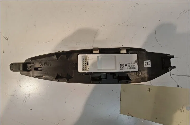 Commande lève-glace porte avant droite Mazda CX-5 (KE, GH) 2.2 d awd (ke102) (2012-2017) 5 portes occasion — photo 2