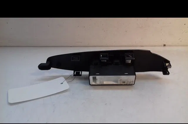 Commande lève-glace porte avant droite Mazda CX-5 (KE, GH) 2.2 d (ke2fw) (2012-2017) 5 portes occasion — photo 3