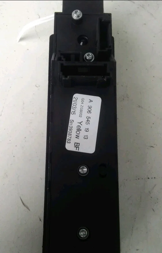 Commande lève-glace porte avant droite Mercedes-benz SPRINTER 5-t Camion plate-forme-Châssis (B906) 513 cdi (906.155, 906.253, 906.255, 906.153) (2006-2016) occasion — photo 2