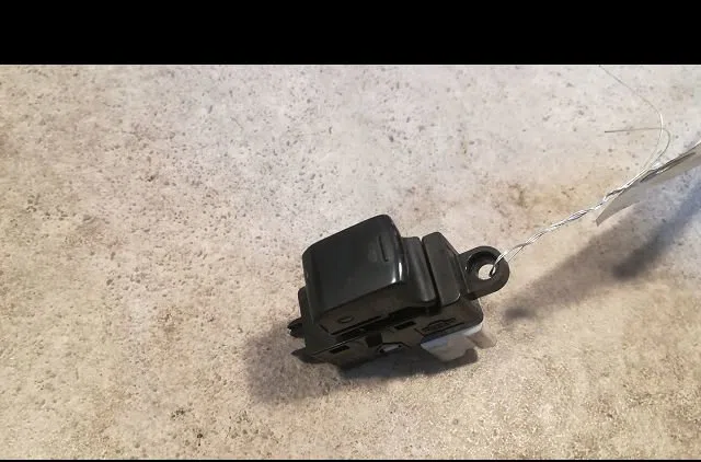 Commande lève-glace porte avant droite Nissan MICRA III (K12) 1.4 16v (2003-2010) occasion — photo 4