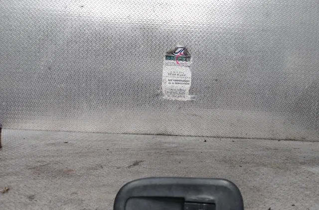 Commande lève-glace porte avant droite NISSAN NV400  NV400 occasion — photo 2