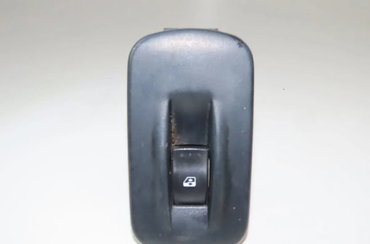 Commande lève-glace porte avant droite Nissan PRIMASTAR Camionnette (X83) 2.0 dci 115 (2006) occasion