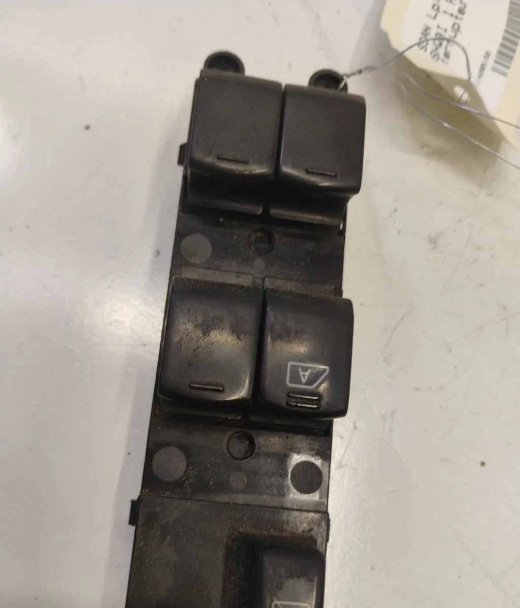 Commande lève-glace porte avant droite Nissan QASHQAI - QASHQAI 2 I (J10, NJ10, JJ10E) 1.5 dci (2010-2013) occasion