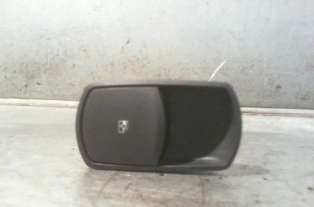 Commande lève-glace porte avant droite OPEL CORSA 2011 occasion — photo 3