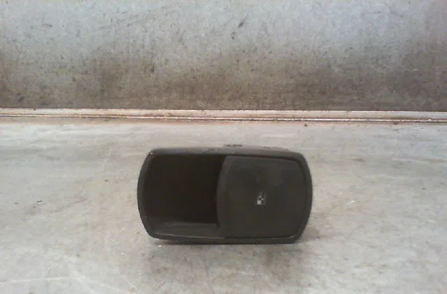 Commande lève-glace porte avant droite Opel CORSA D (S07) 1.2 (l08, l68) (2006-2014) 5 portes occasion — photo 3