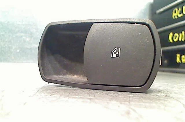 Commande lève-glace porte avant droite Opel CORSA D (S07) 1.3 cdti (l08, l68) (2006-2014) 5 portes occasion — photo 2