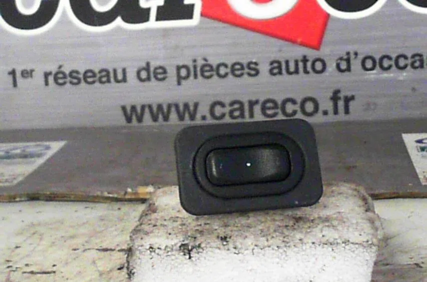Commande lève-glace porte avant droite OPEL MERIVA A  MERIVA A PHASE 1 occasion — photo 2